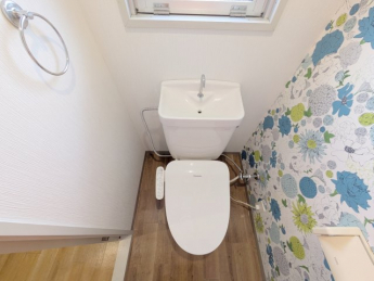 ★温水洗浄便座付きで快適です