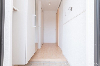 毎日通る玄関はこちらです