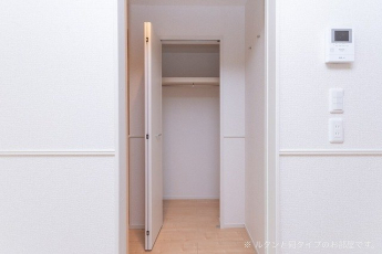 小物を収納するのに便利です