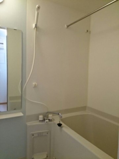 日々の疲れを癒すお風呂付です