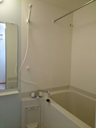 日々の疲れを癒すお風呂付です