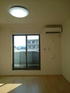 こちらの居間で趣味の時間をお楽しみください