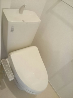 ゆったりとした空間のトイレです