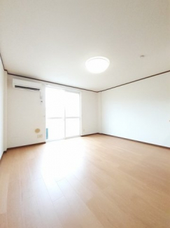 内装は落ち着いています