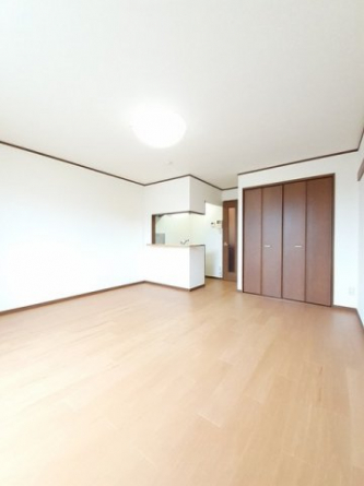 明るい色調の室内です