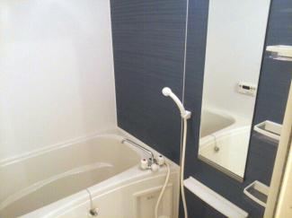 コンパクトで使いやすいお風呂です