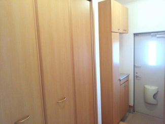 収納もある玄関です