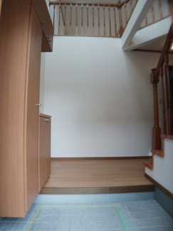 明るい玄関です