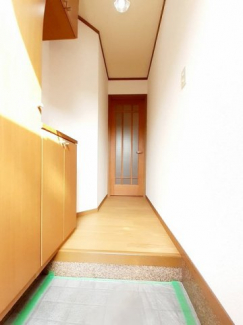 落ち着いた玄関です