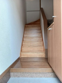 毎日通る玄関はこちらです