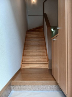 収納もある玄関です