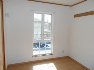 明るい色調の室内です