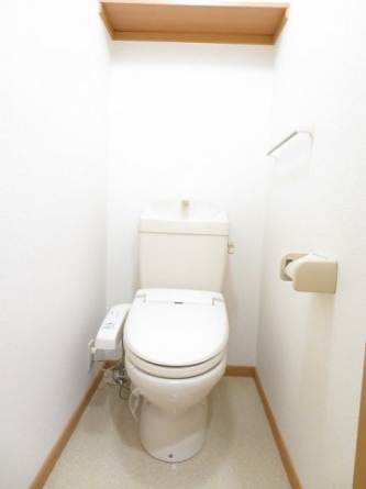 コンパクトで使いやすいトイレです