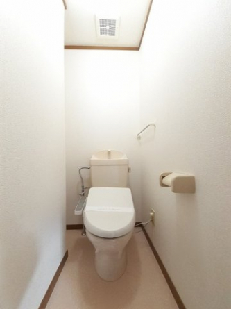 コンパクトで使いやすいトイレです