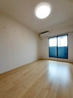 内装は落ち着いています