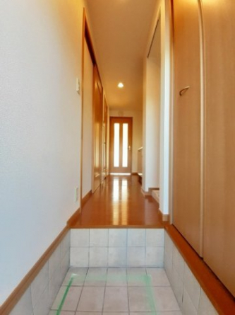 明るい玄関です