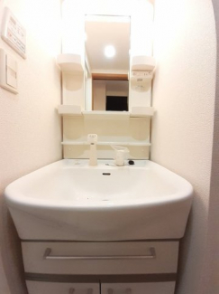 コンパクトで使いやすい洗面所