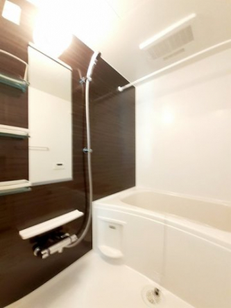 コンパクトで使いやすいお風呂です