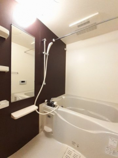 落ち着いた空間のお風呂です