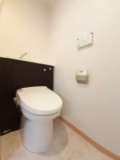 コンパクトで使いやすいトイレです