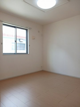 内装は落ち着いています