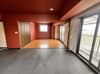 松山市南久米町のビルの画像