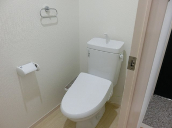 ★温水洗浄便座付きで快適です