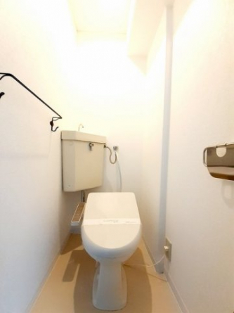 コンパクトで使いやすいトイレです
