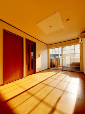 内装は落ち着いています