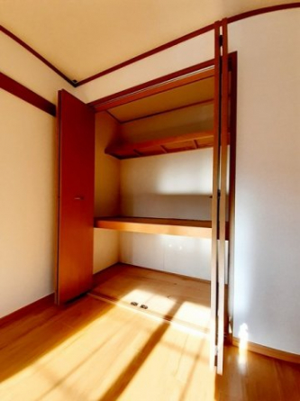 たっぷりとした収納スペースです