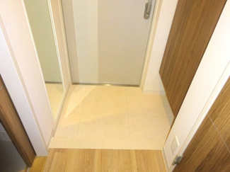 【玄関】