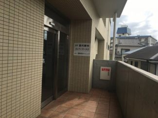 【エントランス】