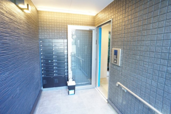 【エントランス】