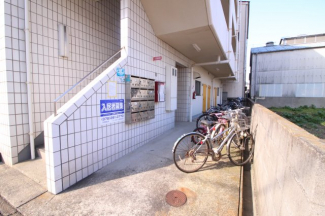 【エントランス】