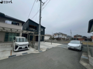 【前面道路含む現地写真】