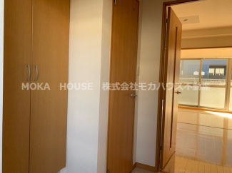 内装は落ち着いています