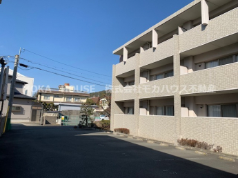 車をお持ちの方に嬉しい駐車場付きの物件です