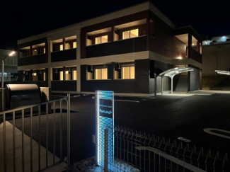 外観写真（夜）