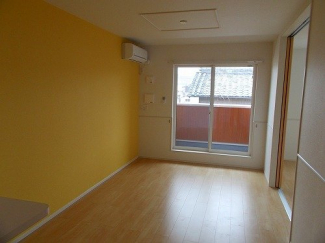 こちらのリビングで趣味の時間をお楽しみください