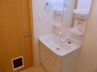 コンパクトで使いやすい洗面所