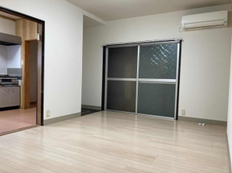 エアコン付きのリビング（他に2室にエアコンあり）