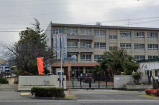 三津浜中学校まで2320m