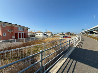 物件北側歩道から撮影