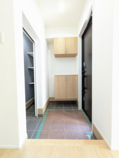 玄関にはシューズインクロークを配置