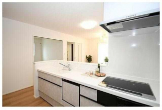 食洗器付きキッチンで空いた時間にほっと一息　毎日の生活にゆと