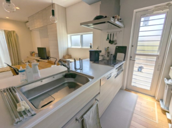 ★IHコンロ・食洗機付きのシステムキッチン