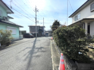 【前面道路含む現地写真】