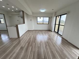 こちらのリビングで趣味の時間をお楽しみください