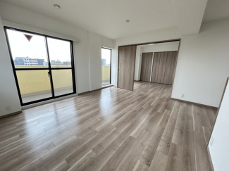 こちらの居間で趣味の時間をお楽しみください