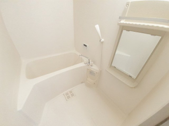 ゆったり過ごせるお風呂です